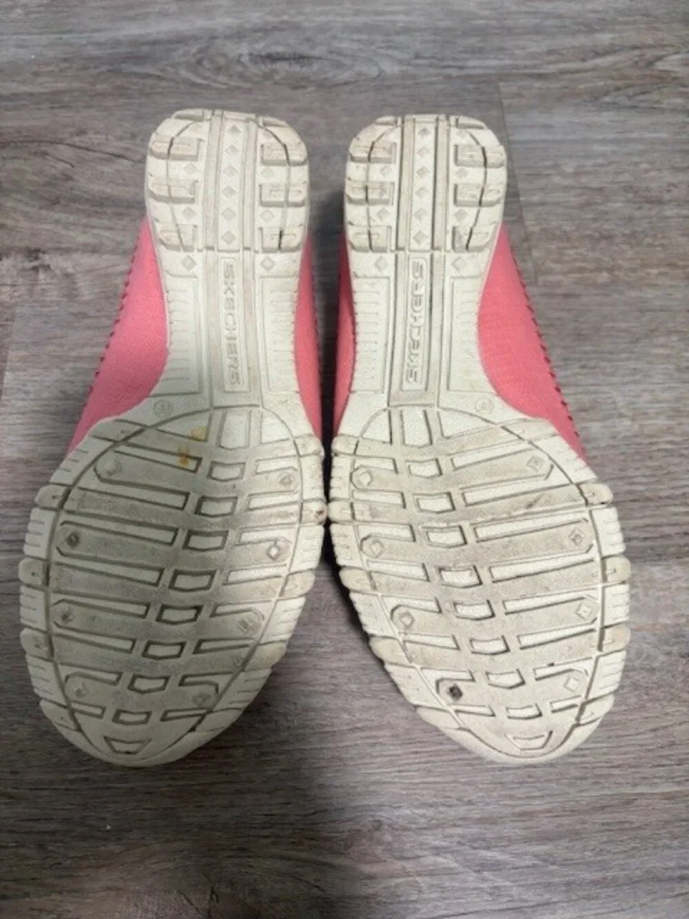 Sketchers Relaxed fit memory foam shoes